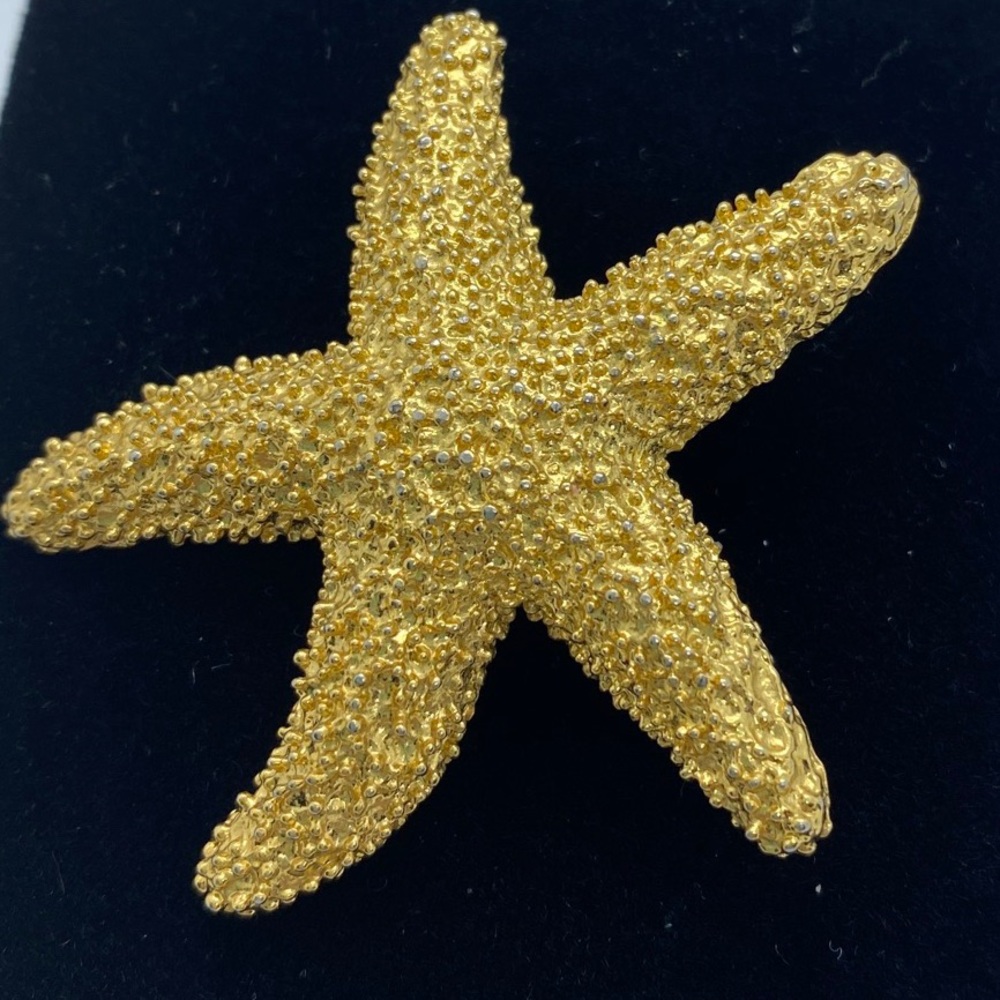Textured Gold Tone Starfish Sea Star Brooch Pin